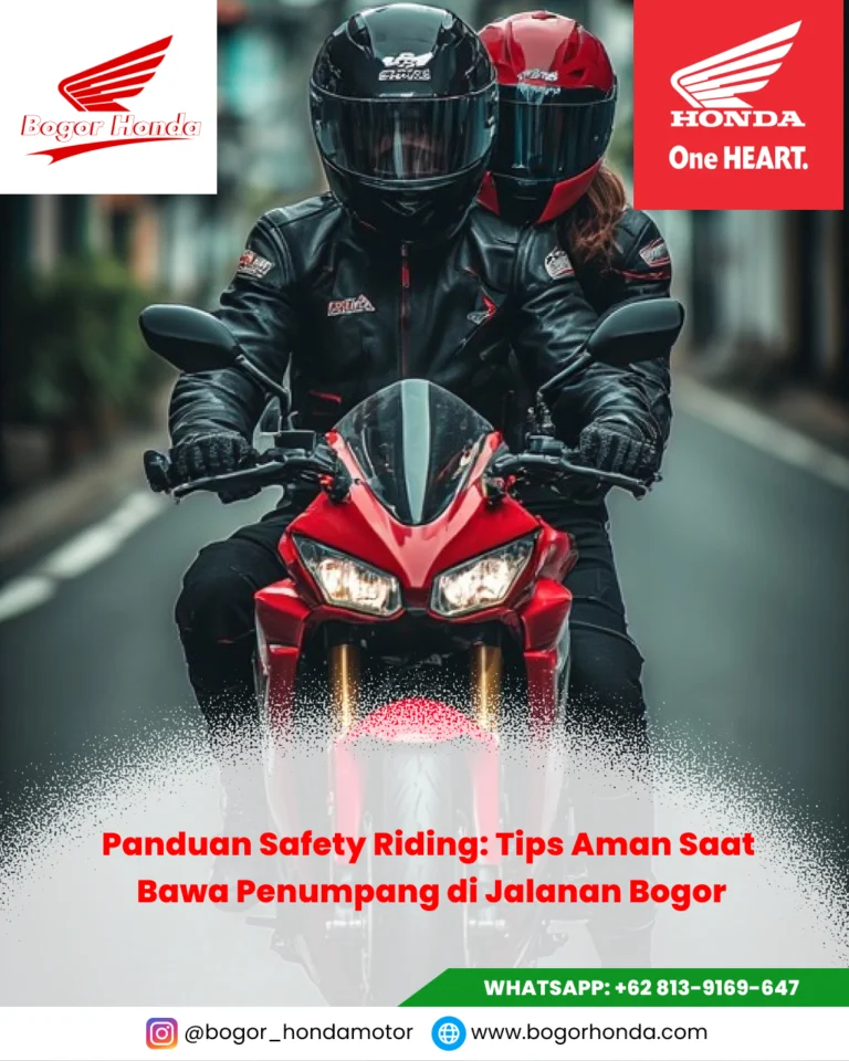 Instruktur Safety Riding Honda memberikan edukasi mengenai tips aman saat bawa penumpang menggunakan motor Honda Vario 160.